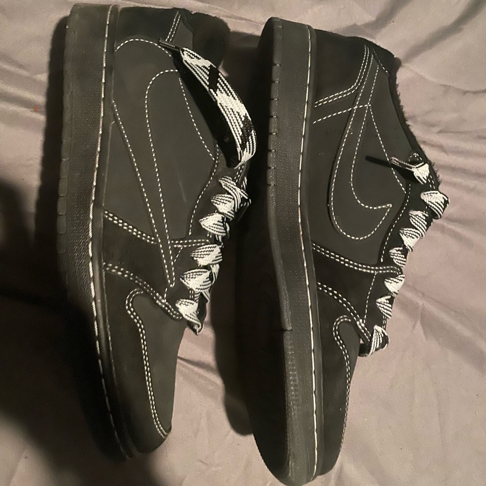 Jordan 1 black phantom